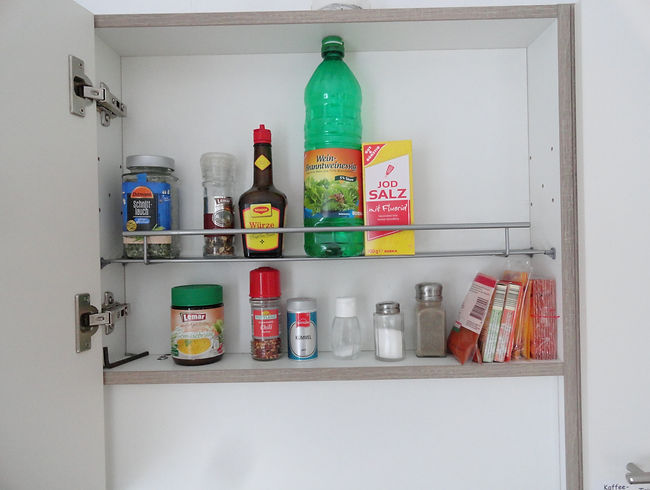 Kueche, Kuechenschrank, Gewuerze, Ansich