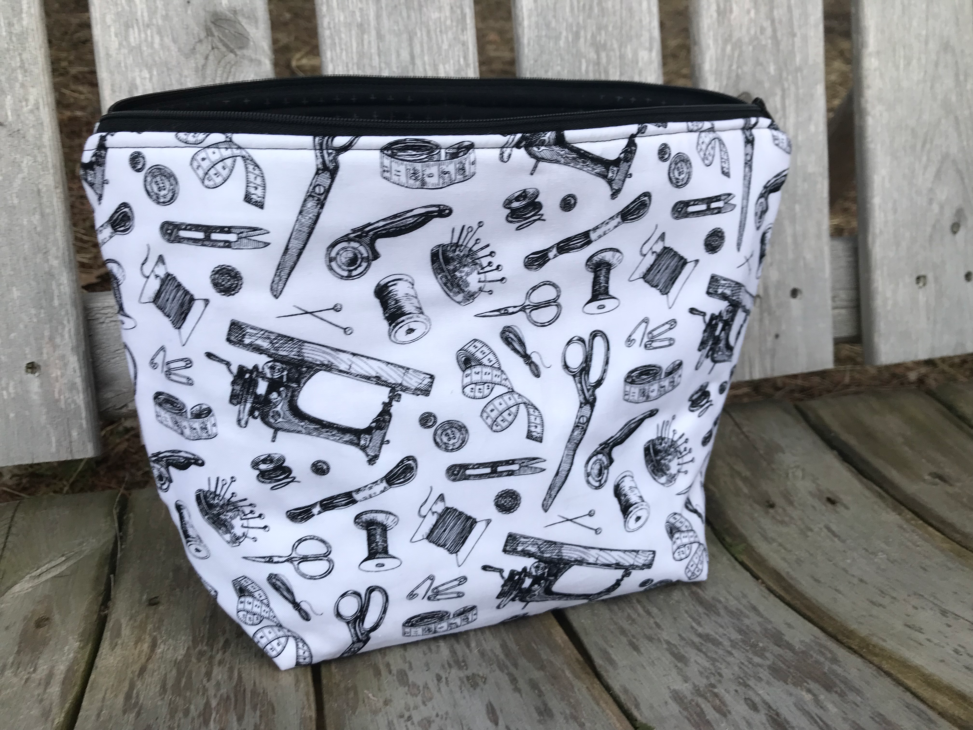 Medium sized project bag
