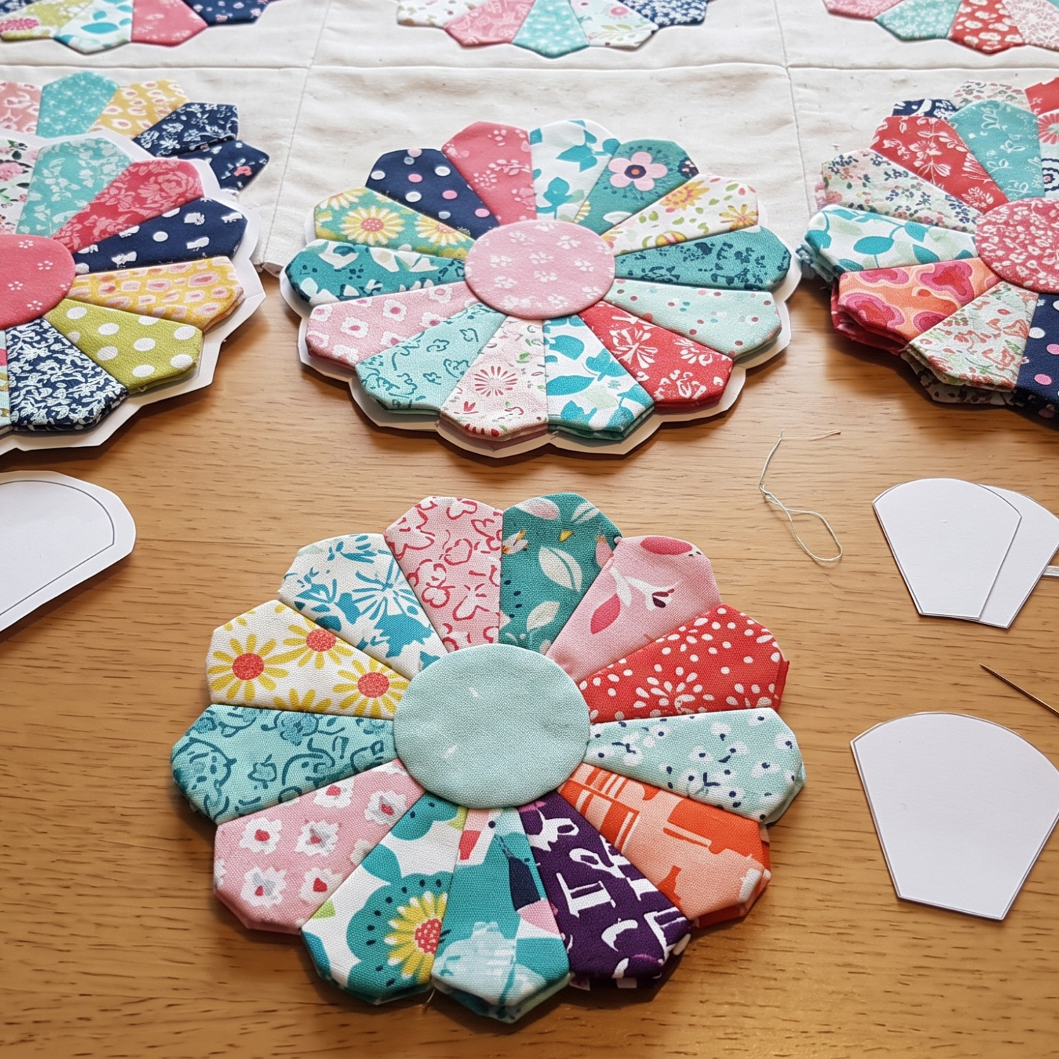 Chubby Dresden English Paper Pieces 1 1/2 Inch 100 Pack by Sue Daley Designs