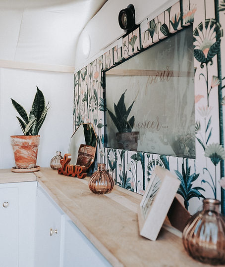 découvrez l'intérieur ne notre photobooth vintage caravane