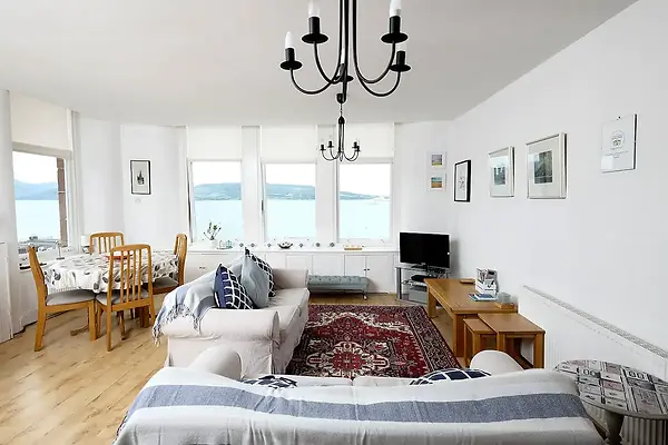 1f1a74f5-07f9-4547-8a05-192dca22d25e 1.webp