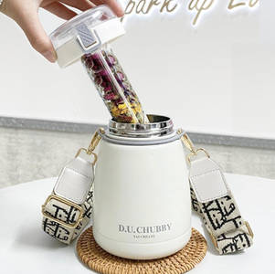 portable thermos bottle with tea leak and strap, portable thermos bottle, portable thermos bottlewith tea leak, portable thermos bottle with strap, bottle with tea leak, bottle with strap, bottle, tea leak, portable thermos bottle, thermos bottle, strap, company gift, corporate gift, winter gift,
gift