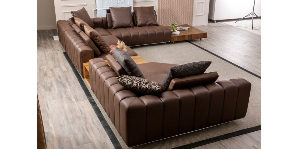 Hjørnesofaen i skinn, som kombinerer luksus, funksjonalitet og moderne design