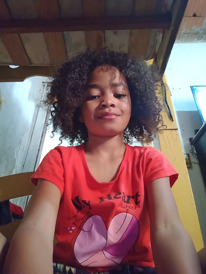 Marina Jesus de Oliveira - 8 anos