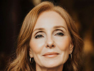 When the Holidays Feel Heavy: How Stress Distorts Our Inner Truth (and How to Come Home to Yourself Again)