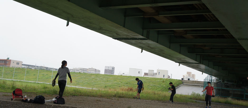 雨天中止を高架下での練習に切り替え