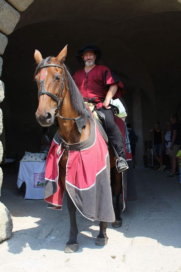 received_1429752040382079