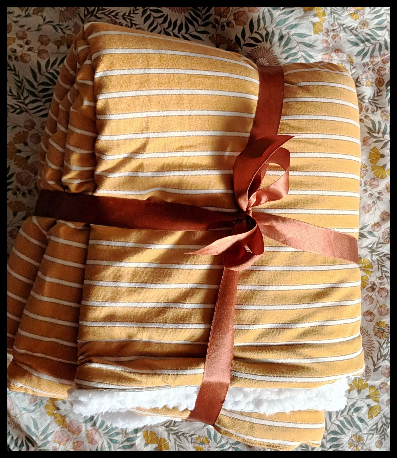  Plaid doux et moelleux curry