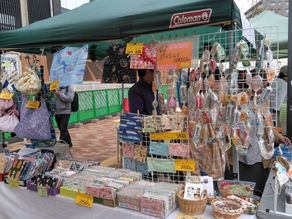 鶴巻温泉春まつり