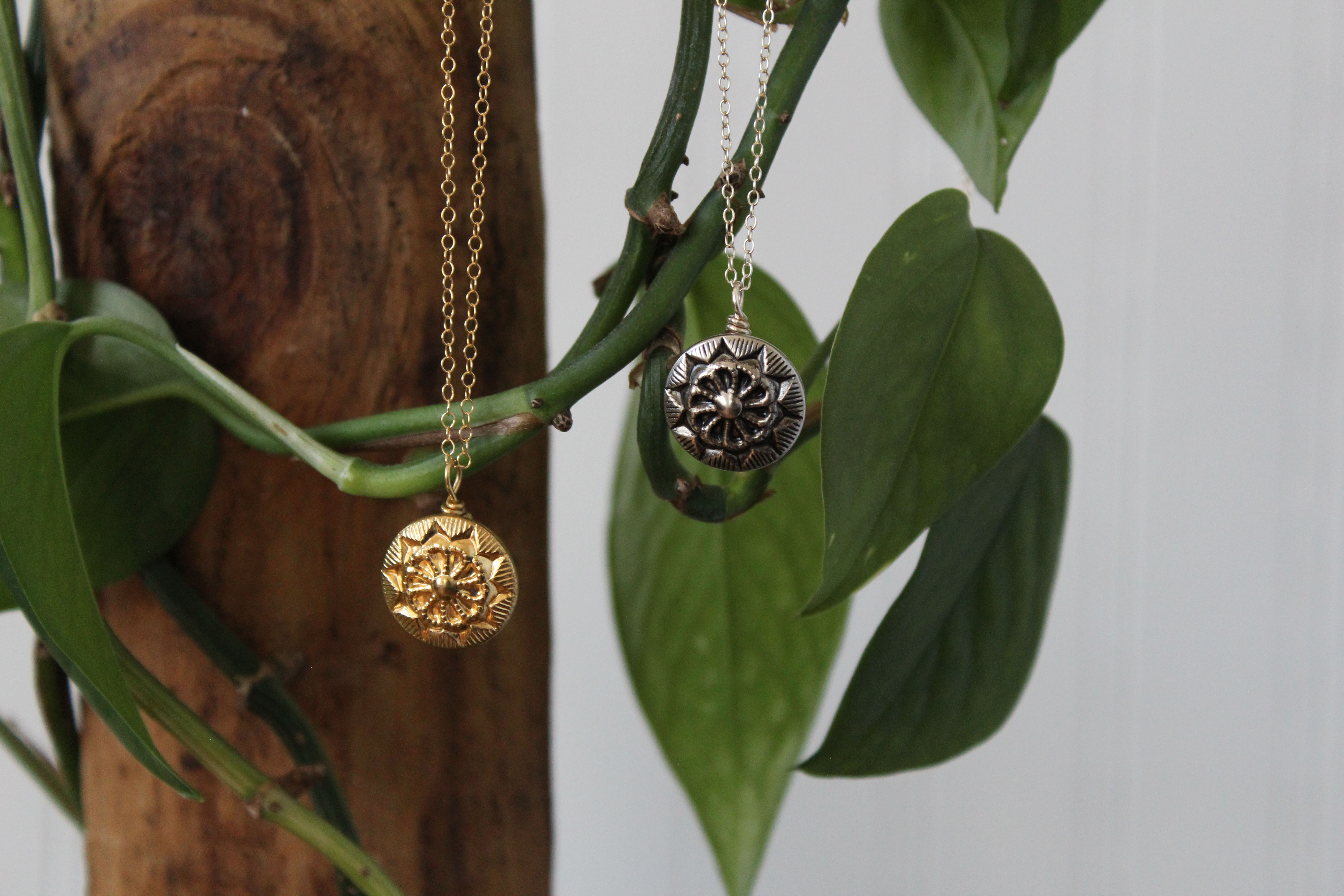 Cheshire Ball & Socket Giveback Necklace