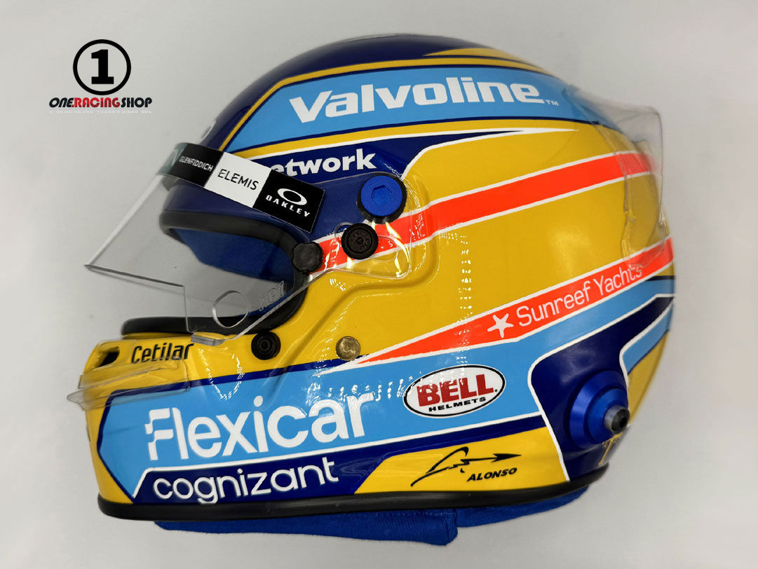 Fernando Alonso 2026 F1 Helmet / Team Aston Martin F1
