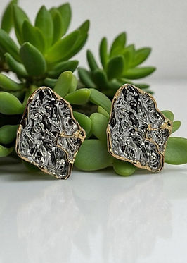 Women's chic fashion earrings – lightweight and stylish