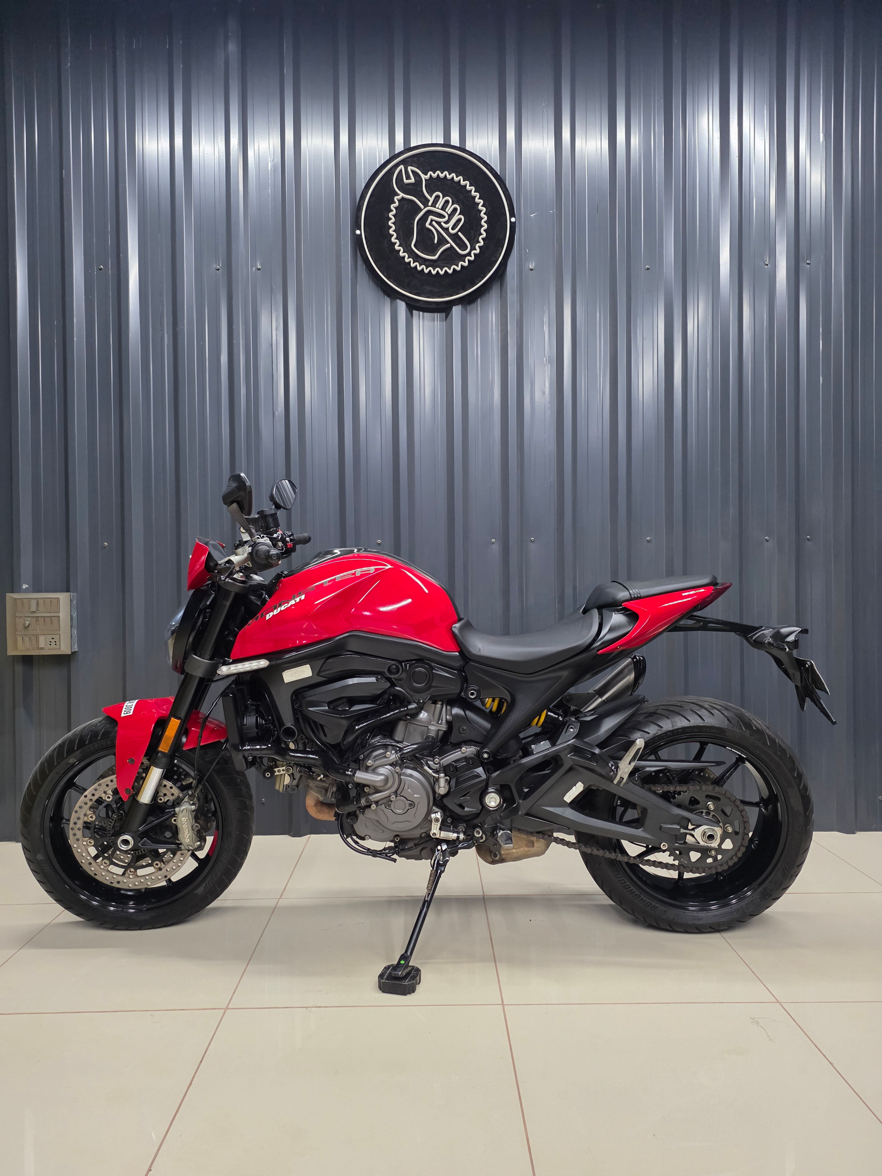 Ducati Monster 937 Plus