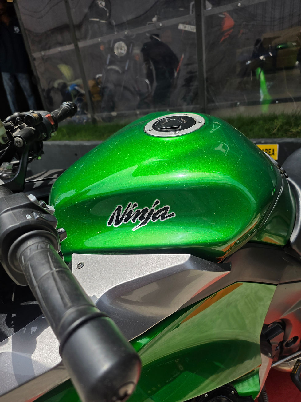 Thumbnail: Kawasaki Ninja 1000