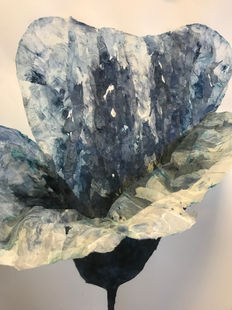 French artist, art contemporain, art collectionneur, currator, art, painting, collage, indigo, encre sur papier, French drawing, French painter, art gallery, French Korean art, Korean inspiration, French culture, Korean culture, art commission, collage papier, wildflower, Kim Namjoon, Indigo, pencil art, golden, encre de chine