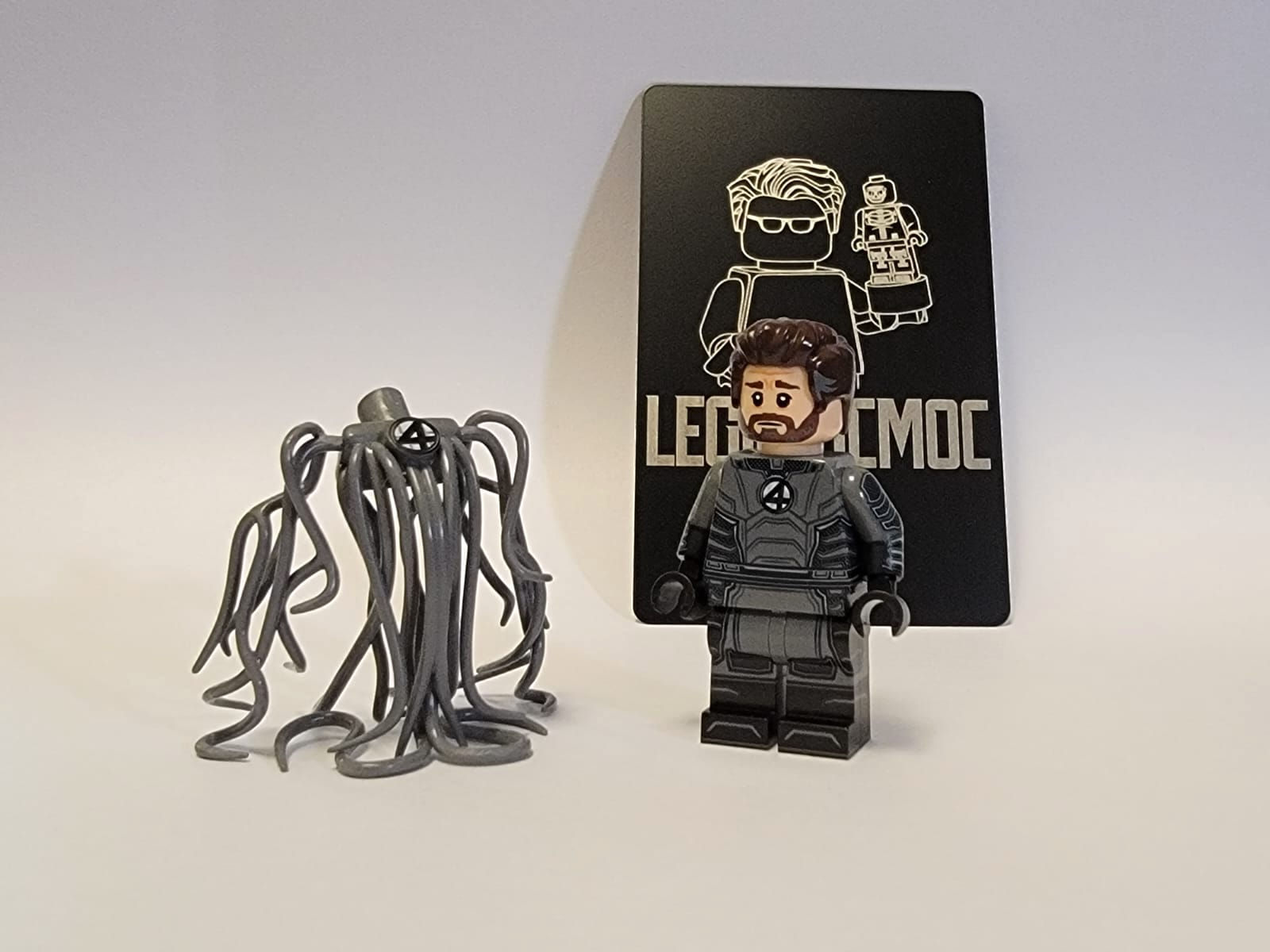 Elongated Genius (Grey)