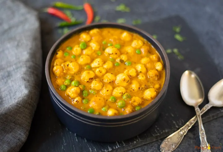 Matar-Makhana-Pressure-Cooker-Piping-Pot-Curry-1.webp