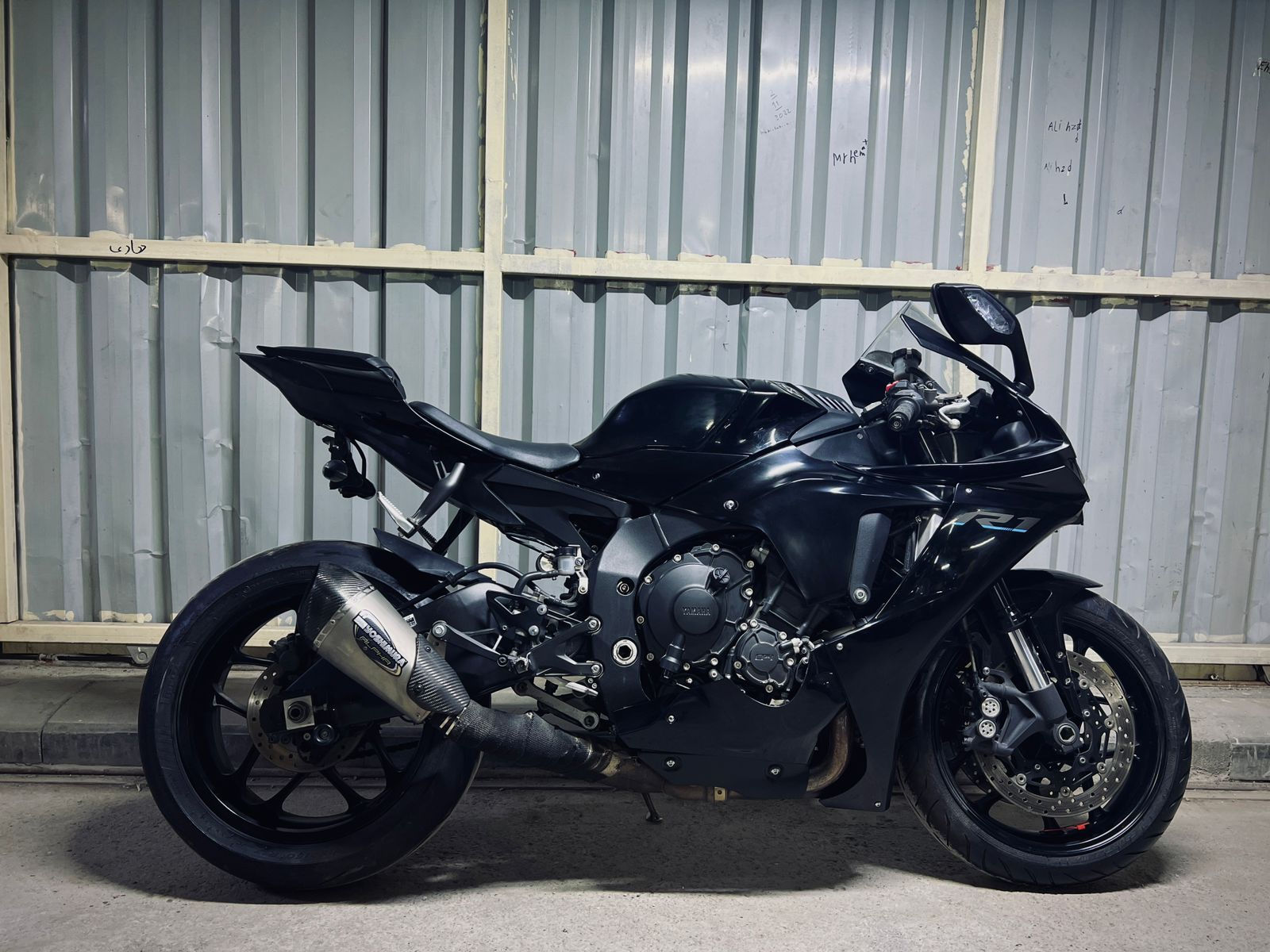 Yamaha r1_2023