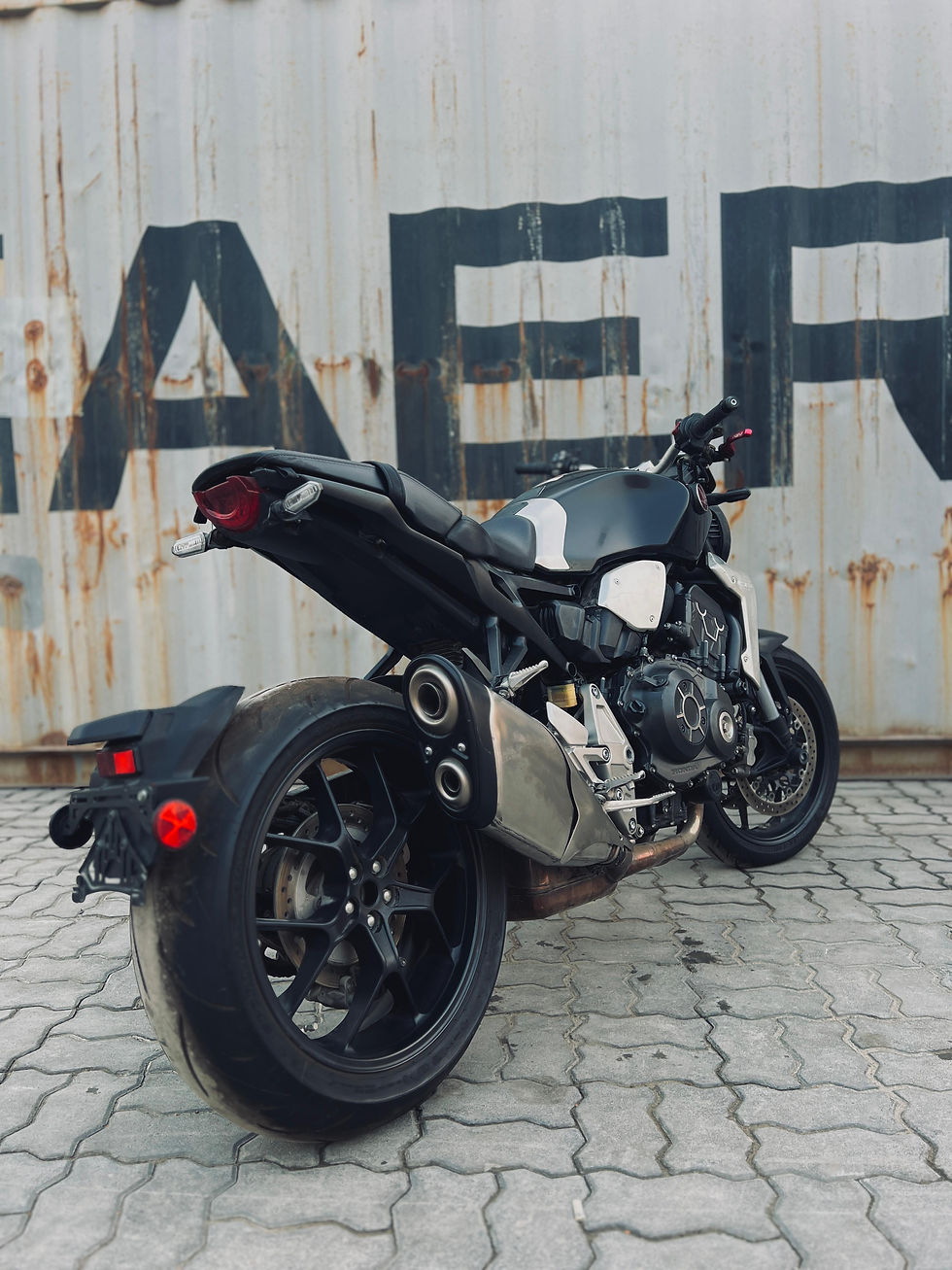 Thumbnail: Cb1000r_2019
