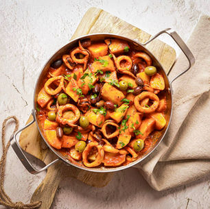 Squid with potatoes and tomatoes 