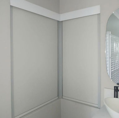 Roller blind is classic stile with a Pel