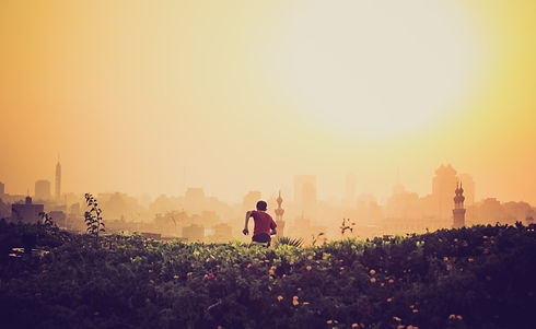 person_boy_running_cityscape_skyline_blu