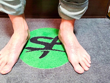 足の問題は隠れている