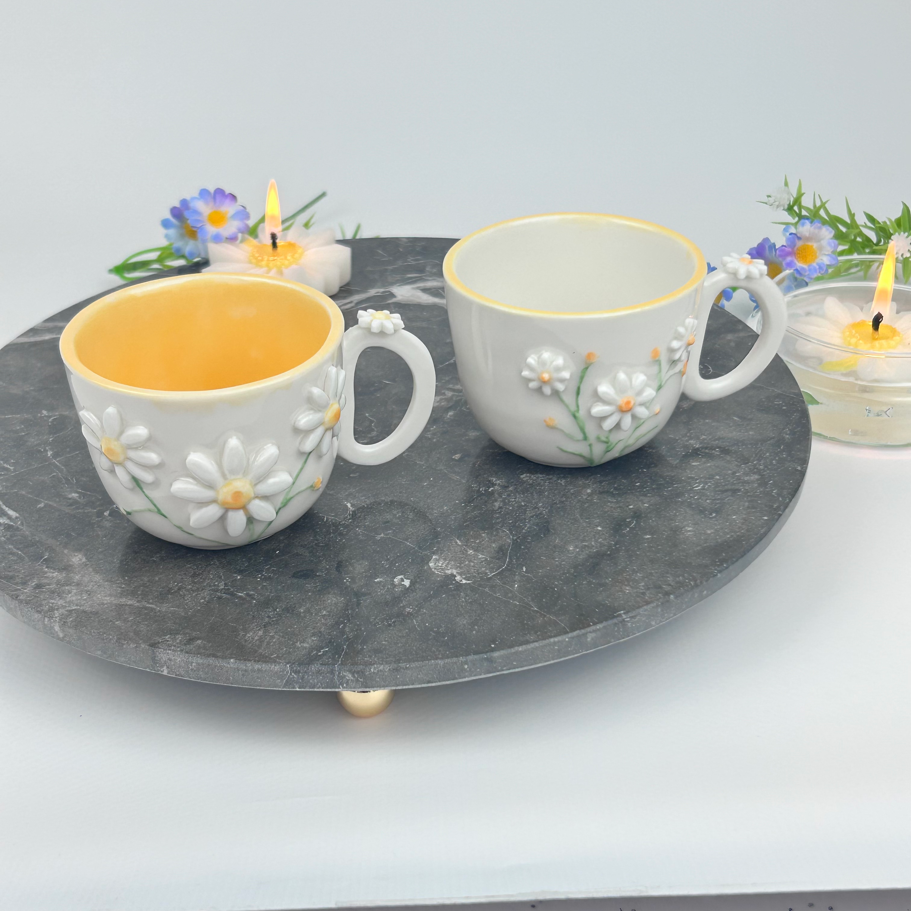 <html><br> <body style="font-family:'Inter','Segoe UI',Arial,sans-serif;color:#23272f;line-height:1.7;font-size:1.1rem;background:#fafbfc;"><br> <div style="max-width:760px;margin:auto;padding:2.2rem 1.5rem;"><br> <h1 style="font-size:2.2rem;font-weight:700;color:#313744;letter-spacing:-1px;line-height:1.15;">Bir “Kaşık”tan Daha Fazlası: Gündelik Hayatın Sessiz Tasarımcısı ve Modern Seramiğin Unutulan Hikâyesi</h1><br> <blockquote style="border-left:4px solid #a0aec0;margin:1.6rem 0;padding:1.2rem 1.8rem;background:#f5f6fa;border-radius:14px;font-size:17px;"><br> <b>Evde en çok dokunduğunuz eşyanın, binlerce yıl önce bir Neolitik köyde elle yoğrulmuş çamurdan doğduğunu biliyor muydunuz?</b> Sabah kahvesiyle, akşam çorbasıyla hayatımıza sızan <b>kaşık</b>, modern seramikle yeniden hayal edilirken, hem zamansız bir fonksiyonun hem de gizli bir estetik devrimin kahramanına dönüştü.<br> </blockquote><br> <p style="font-size:1.14rem;margin-bottom:1.2rem;"><b>Bir Kaşığın Kökleri: Tahtadan Seramiğe, İnsanın Hikâyesi</b></p><br> <p style="margin-bottom:1.2rem;"><br> Kaşık; insanlığın ilk topluluklarından beri hayatımızda. Ama bugün mutfak çekmecemizde duran sıradan bir seramik kaşığın, 9000 yıl önce Orta Anadolu’da, yani Çatalhöyük’te <a href="https://arkeofili.com/catalhoyukte-seramik-kasiklar-bulundu/" target="_blank" style="color:#4e6fae;">ilk kez elle yapılan toprak kaşıklar</a> ile akraba olduğunu kim düşünür? O zamandan bugüne, kaşık sadece bir araç olmadı; <b>anneler günü hediyesi</b> olarak anlam yüklendi, yılbaşı sofralarının vazgeçilmez dekoratif masa objesi haline geldi.<br> </p><br> <h2 style="font-size:1.35rem;font-weight:600;margin-top:2.2rem;">2025’te Kaşık Neden Gündemde?</h2><br> <p><br> 2025’in son aylarına girerken, sosyal medyada <b>#seramikkaşık</b> etiketiyle viral olan mini kaşıklar ve <i>kişiselleştirilmiş</i> seramik tasarımlar, gençler arasında yeni bir akıma dönüştü. Özellikle <b>handmade</b> (el yapımı) atölyelerinde üretilen ve kutu setlerinde satılan seramik kaşıklar, <b>anneler günü hediyesi</b> ya da yılbaşı hediyesi arayanlar için kişisel ve anlamlı bir seçenek sunuyor.<br> </p><br> <blockquote style="border-left:4px solid #ffa500;background:#fff8ea;margin:1.5rem 0;padding:1.1rem 1.6rem;color:#7a5a20;font-size:1.08rem;border-radius:10px;"><br> <b>Az Bilinen Detay:</b> Türkiye’de ilk seramik kaşık koleksiyonu 2025 Baharı’nda Kapalıçarşı’da bir tasarımcı tarafından başlatıldı ve sadece 3 günde Instagram’da 100.000’den fazla paylaşıldı.<br><br> <span style="color:#bbb;">(Kaynak: <a style="color:#a87d46;" href="https://www.instagram.com/explore/tags/seramikkaşık/" target="_blank">#seramikkaşık</a> )</span><br> </blockquote><br> <h2 style="font-size:1.25rem;font-weight:600;margin-top:2rem;">Bir Kaşığa Sığan Hikâyeler: Sessiz Anlatıcılar</h2><br> <p><br> Kaşık, sadece işlevsel bir obje değil. Anadolu’da bebeklerin diş buğdayı töreninde kullanılan küçük seramik kaşıklar, ya da Ege’de zeytinyağlı sofralarında renkli kaşıkların yer alması, nesnelerin kültürel hafızamıza nasıl işlediğinin göstergesi. Son dönemde, <b>dekoratif masa objesi</b> arayanların en çok sorduğu şeylerden biri, el yapımı kaşıkların üzerindeki motiflerin anlamı oldu: Her biri aslında bir hikâye taşıyor.<br> </p><br> <ul style="padding-left:1.2rem;margin-bottom:1.8rem;"><br> <li>Bir seramikçinin imzası: El yapımı kaşıklarda usta, kendi dokunuşunu minik bir simgeyle bırakıyor.</li><br> <li>“Kintsugi” etkisi: Kırılan kaşıklar altın yaldızla onarılıp yeni bir dekoratif masa objesi olarak yaşama dönüyor.</li><br> <li>2025’te sürdürülebilirlik trendi: Doğal hammaddeden yapılan kaşıklar, plastik yerine geçen küçük ama etkili bir çevre adımı sayılıyor.</li><br> </ul><br> <h2 style="font-size:1.18rem;font-weight:600;">Neden Herkesin Evinde, Ama Kimse Hikâyesini Bilmiyor?</h2><br> <p><br> Her gün elimize aldığımız kaşık, aslında evdeki en eski “dostumuz”. Fakat çoğumuz, onun binlerce yıl önce seramikten doğduğunu ve bugün dekoratif masa objesi olarak bile yeniden keşfedildiğini gözden kaçırıyoruz. 2025’in baş döndüren hızında, sıradan bir obje, el yapımı seramikle birleşince bir “anlam nesnesi”ne dönüşüyor.<br> </p><br> <blockquote style="border-left:4px solid #4e6fae;background:#edf1fa;margin:1.5rem 0;padding:1.1rem 1.5rem;color:#43538a;font-size:1.05rem;border-radius:10px;"><br> <b>Küçük bir öneri:</b> Bu yıl <b>anneler günü hediyesi</b> ya da <b>yılbaşı hediyesi</b> seçerken, bir seramik kaşığı kutuya ekleyin. Hem işlevsel, hem nostaljik, hem de sürdürülebilir bir jest olur.<br> </blockquote><br> <h2 style="font-size:1.16rem;font-weight:600;">Modern Tasarımda Kaşık: Minimalizmden Pop Sanata</h2><br> <p><br> Son dönemin yükselen dekorasyon trendlerinde, minimal ve organik formlarla tasarlanmış seramik kaşıklar, masa üstü objesi ya da vitrin dekoru olarak kullanılabiliyor. Özellikle Instagram ve Pinterest’te öne çıkan markalar, ürünlerine <b>dekoratif masa objesi</b> etiketiyle yeni bir anlam yüklüyor.<br> </p><br> <ul style="padding-left:1.2rem;"><br> <li>Mini seramik kaşıklar, kahve sunumlarında “selfie-friendly” aksesuar olarak viral oluyor.</li><br> <li>El yapımı kaşıklar, kişisel mesaj veya isimle özelleştiriliyor.</li><br> <li>Kırık seramik kaşıklar, yeni bir obje olarak “kintsugi” tarzında onarılıp dekoratif masa objesine dönüşüyor.</li><br> </ul><br> <p><b>Günün sonunda</b>, sıradan bir kaşık; geçmişin, el işçiliğinin ve bugünün tasarım trendlerinin buluşma noktası. Onunla bir çorba içmek, aslında binlerce yıllık bir hikâyeye ortak olmak demek. Sıradaki çay molanızda, elinizdeki kaşığın kökenini hatırlayın: Belki de evinizdeki en eski tasarım klasiği odur.</p><br> </div><br> </body><br></html><br><br>**Etiketler:** yılbaşı hediyesi, anneler günü hediyesi, dekoratif masa objesi<br><br>---<br><br><b>KAYNAKLAR:</b><br><ul><br> <li><a href="https://arkeofili.com/catalhoyukte-seramik-kasiklar-bulundu/" target="_blank">Çatalhöyük’te Seramik Kaşıklar (Arkeofili, 2021)</a></li><br> <li><a href="https://www.instagram.com/explore/tags/seramikkaşık/" target="_blank">Instagram’da #seramikkaşık Tag’ı ve Modern Seramik Kaşık Paylaşımları</a></li><br> <li><a href="https://www.architecturaldigest.com/gallery/decorative-spoons-home-decor" target="_blank">Decorative Spoons in Modern Interiors (Architectural Digest, 2023)</a></li><br> <li><a href="https://www.elledecor.com/design-decorate/trends/g39437194/decorative-spoons/" target="_blank">Decorative Spoons: New Home Trends 2025 (Elle Decor, 2025)</a></li><br></ul>