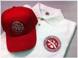 Conjunto de playera y gorra bordada