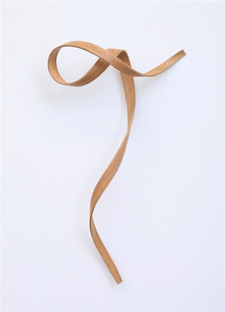 Twist VIII (2024), oak, sculpture by Ray Haydon