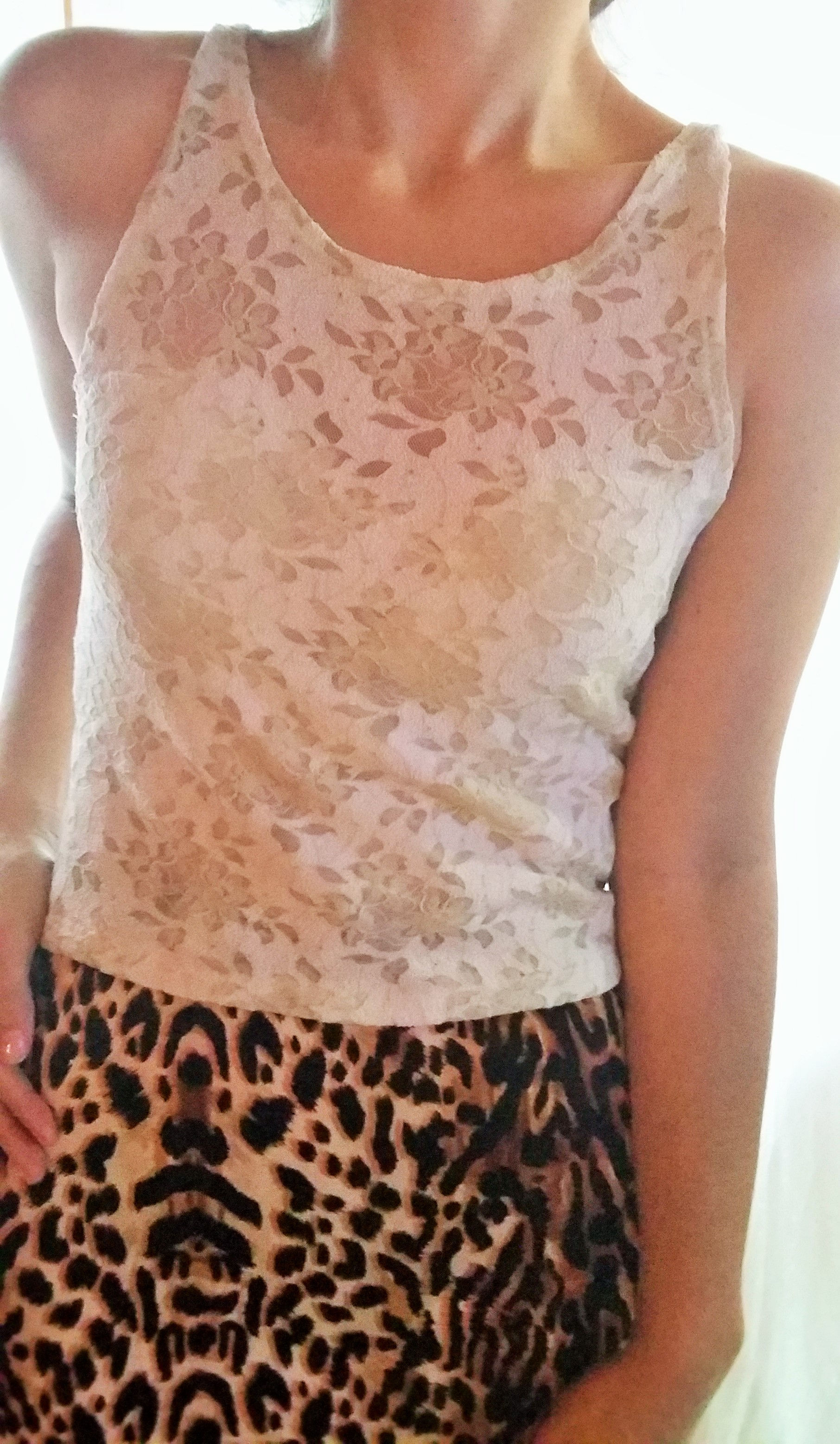 Crop Top de Encaje Beige