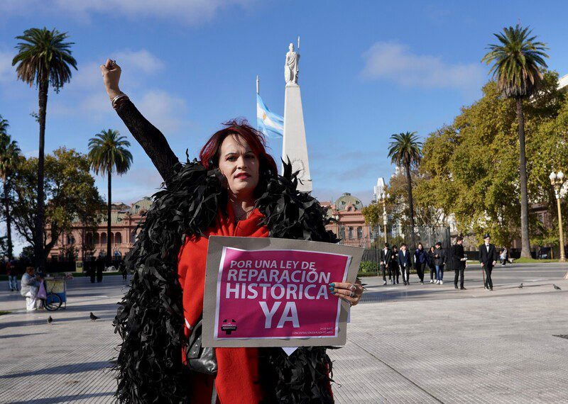 Erika Noeli Moreno, a member of Las Historicas, leads an event at the Plaza de Mayo, in front of the Government Palace in Buenos Aires on 24 May 2025. ©Josefina Salomon