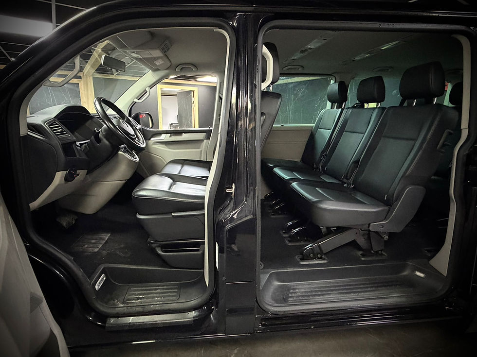 Miniature : VOLKSWAGEN CARAVELLE 2.0 TDI 204 CV BVA GPS TEL 9 PLACES 1ERE MAIN