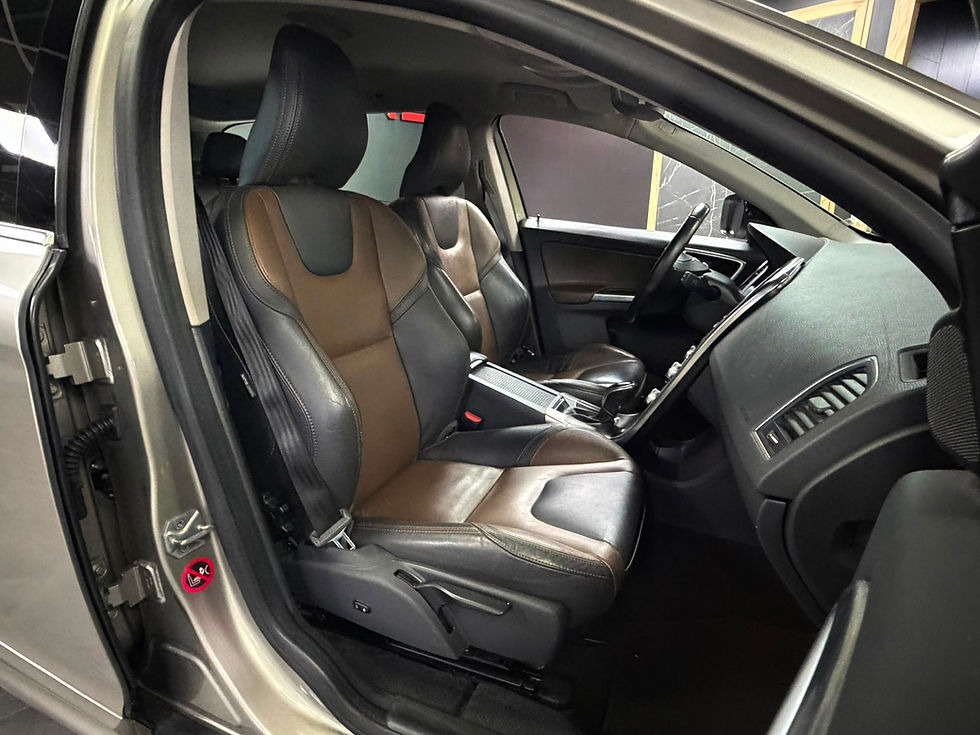 Miniature : VOLVO XC60 D3 150 CV BVA GPS BLUETOOTH