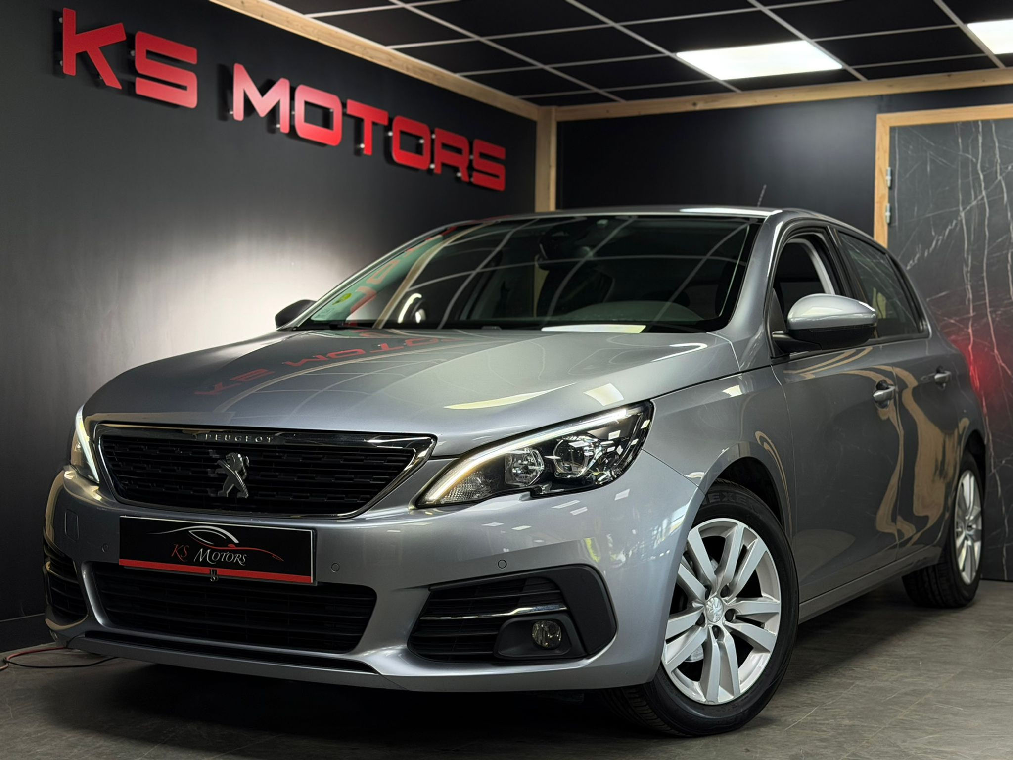 PEUGEOT 308 1.5 BLUEHDI 100 CV GPS TEL CARPLAY