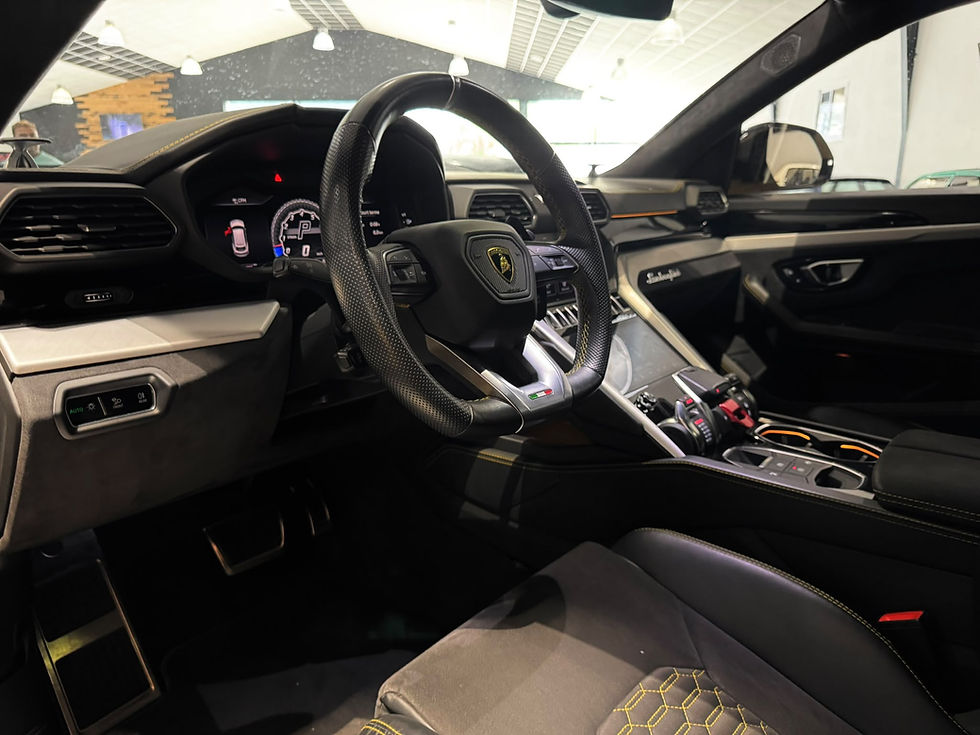 Miniature : LAMBORGHINI URUS V8 BI TURBO 650 CV BVA GPS TEL TOIT OUVRANT PANO CARPLAY BANG &