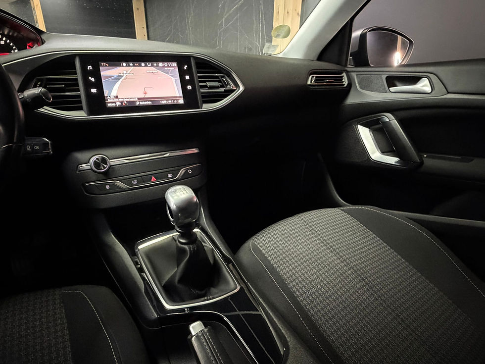 Miniature : PEUGEOT 308 1.5 BLUEHDI 100 CV GPS TEL CARPLAY
