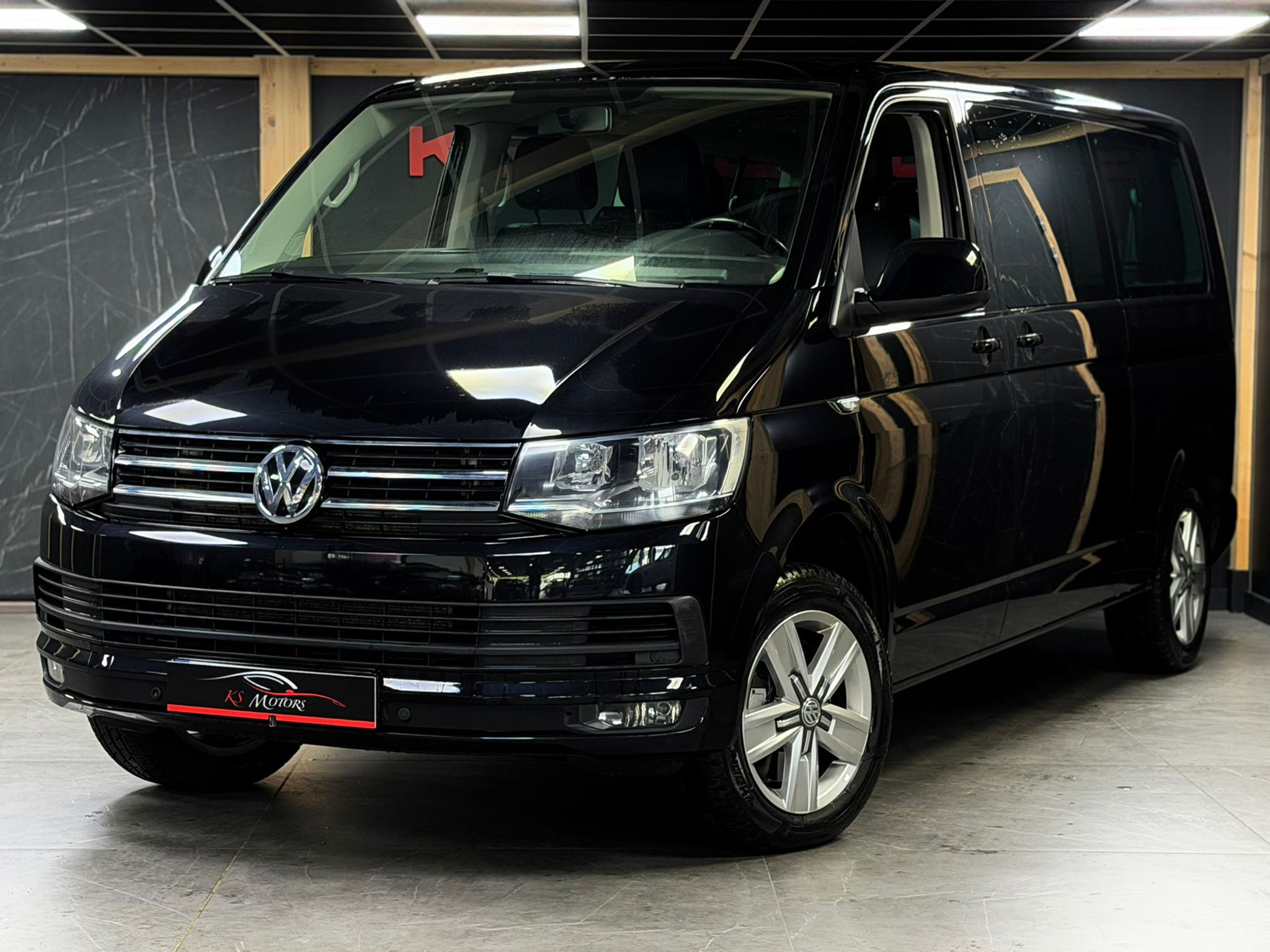VOLKSWAGEN CARAVELLE 2.0 TDI 204 CV BVA GPS TEL 9 PLACES 1ERE MAIN
