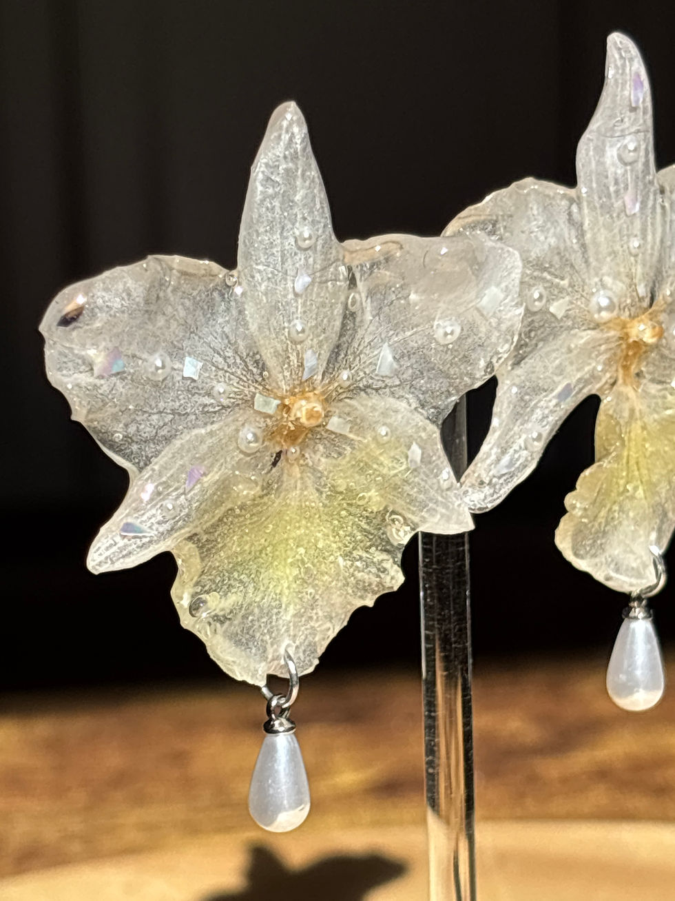 Thumbnail: Dendrobium Orchids and pearls Earrings