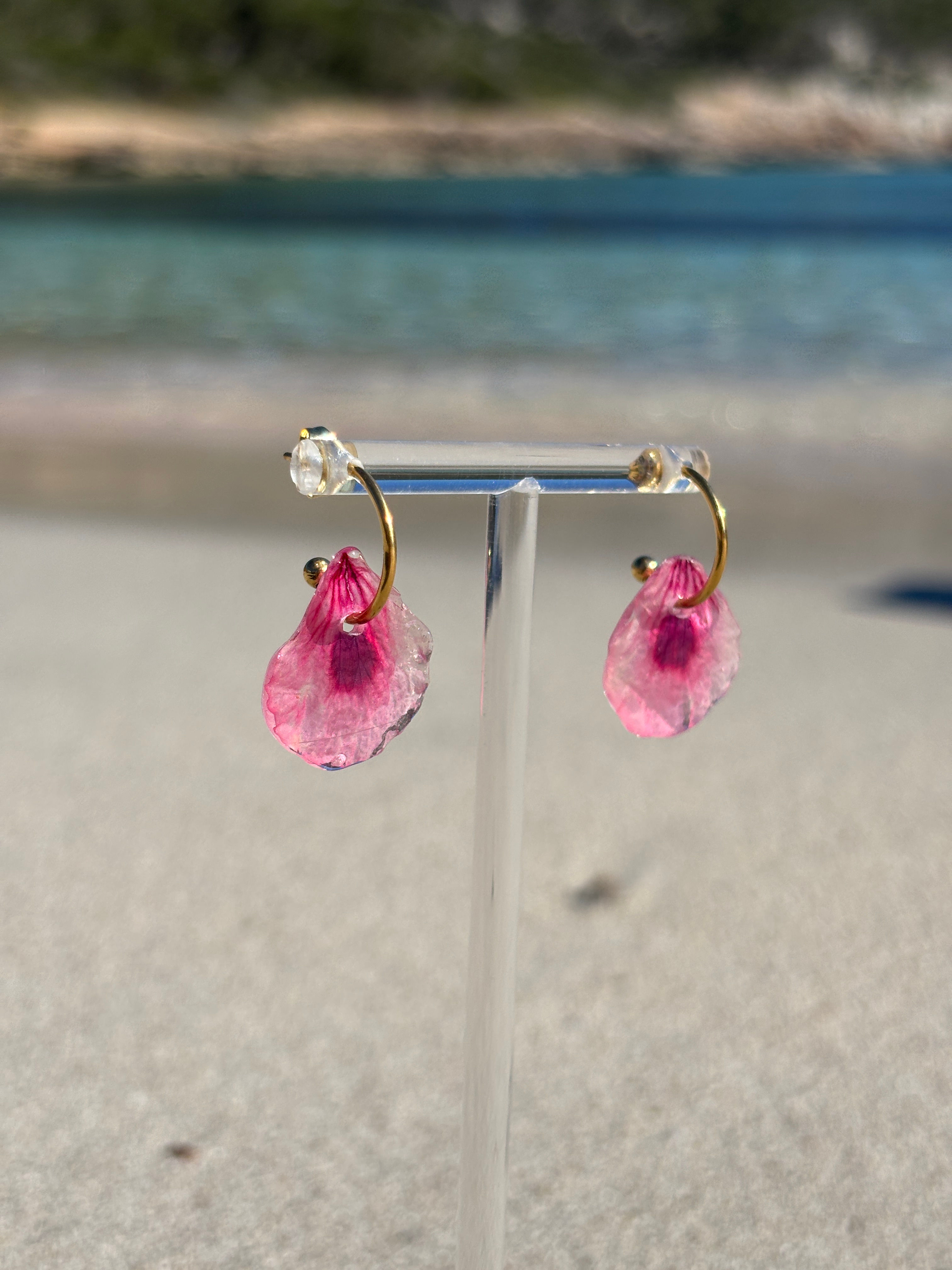 Geranium petals hoop Earrings