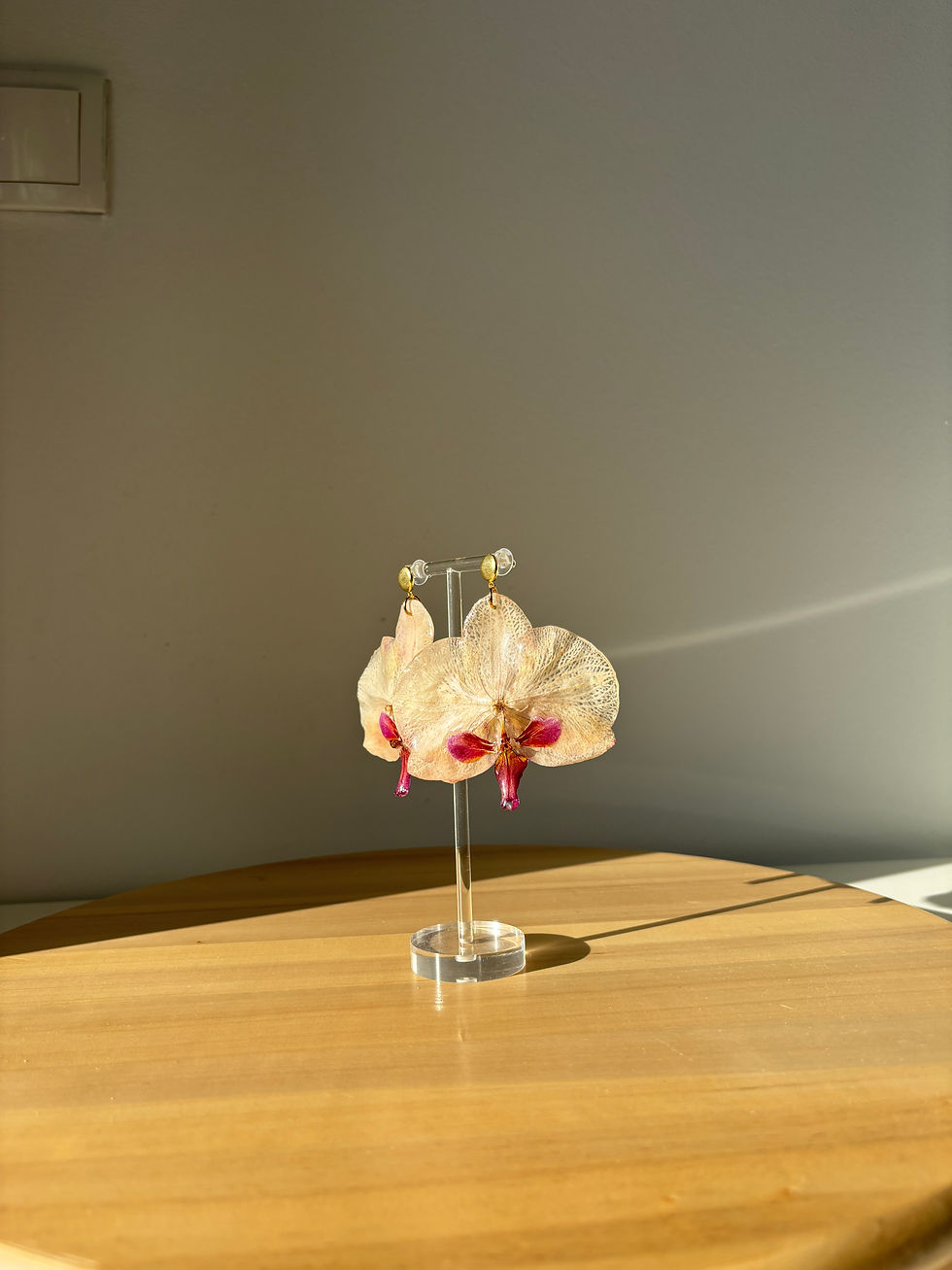 Orchid golden base Earrings