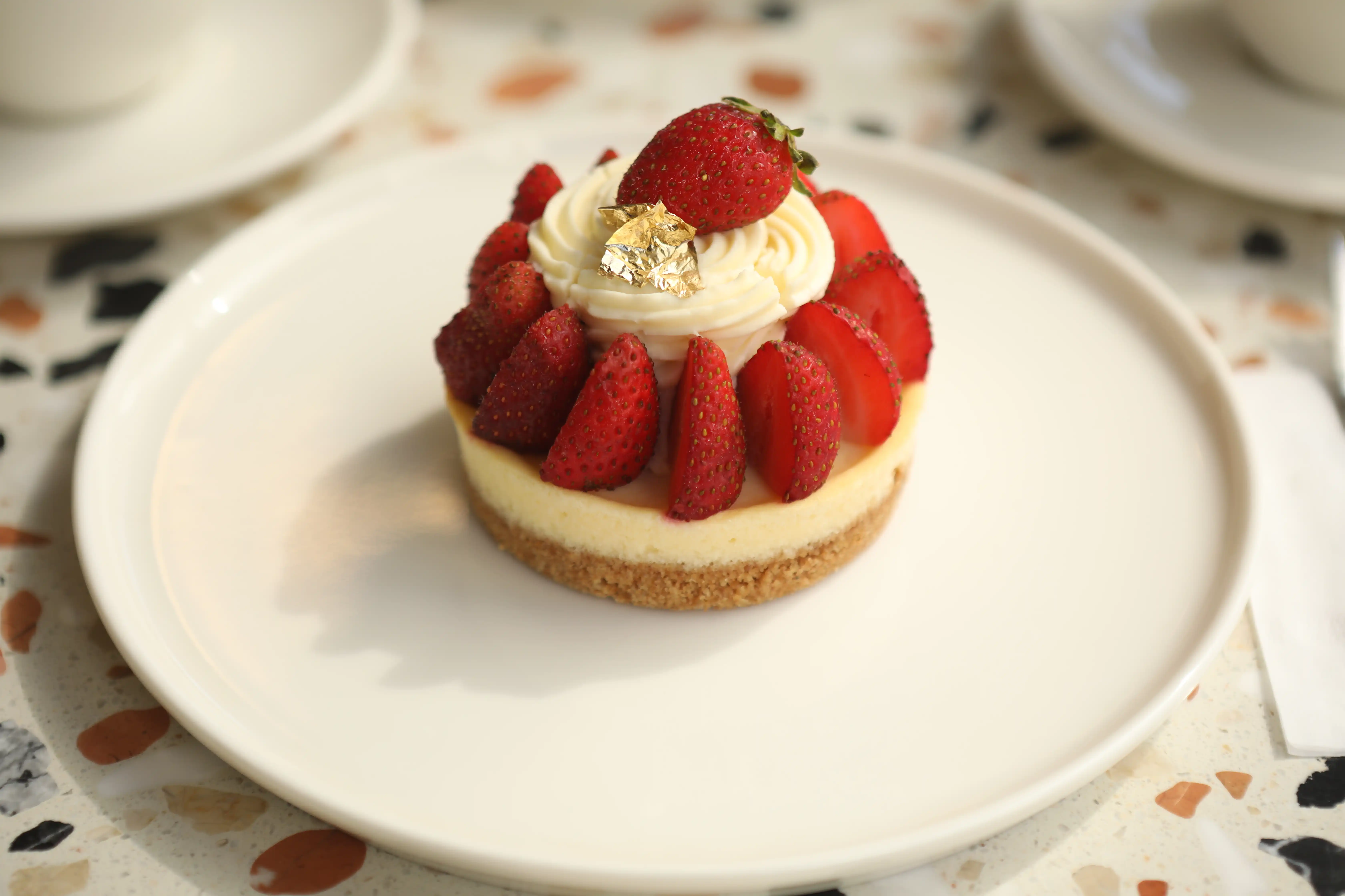 Atadan Fırın Çilekli Cheesecake
