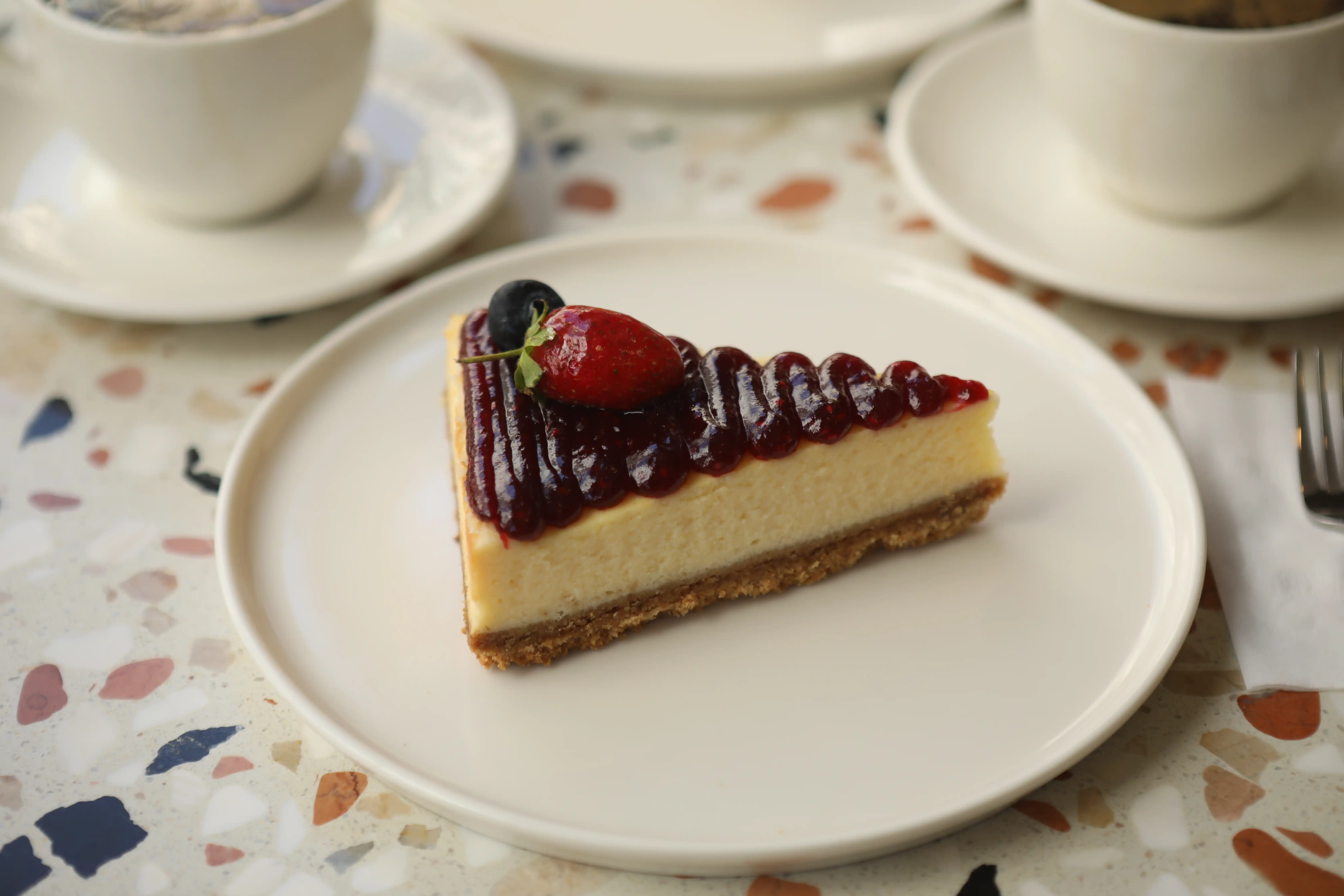 Atadan Fırın Çilekli Cheesecake