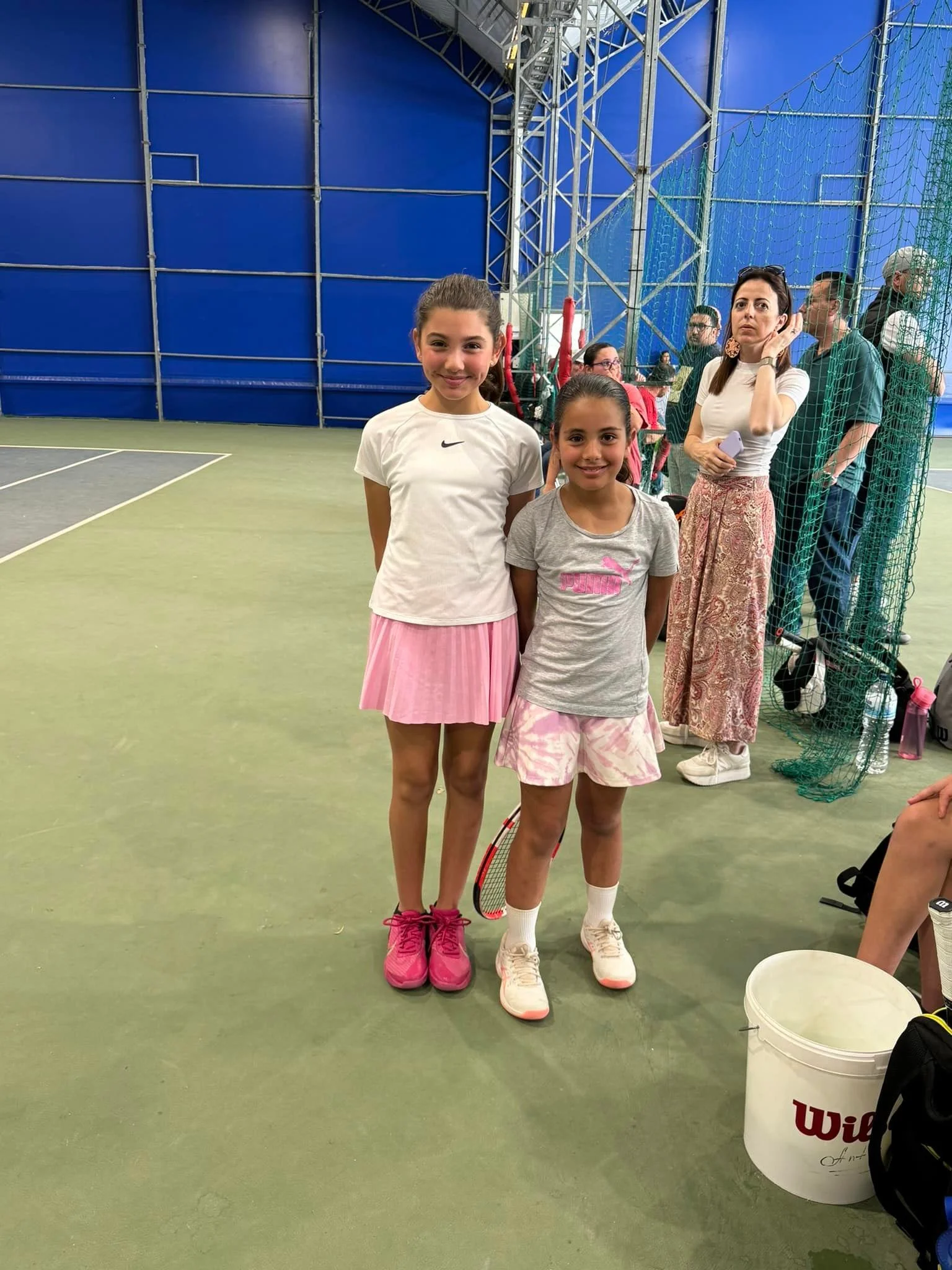 Tennis kids on court