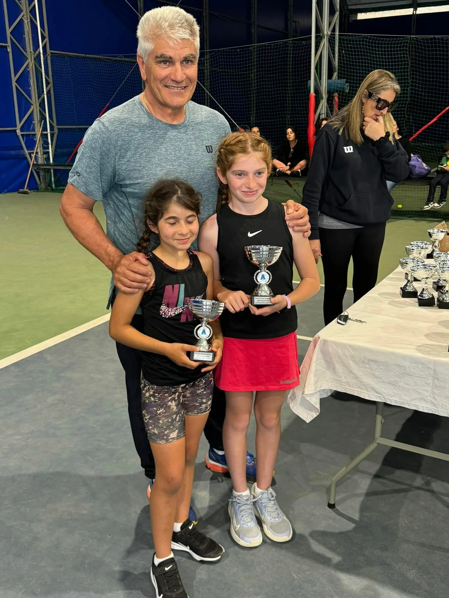Tennis kids on court