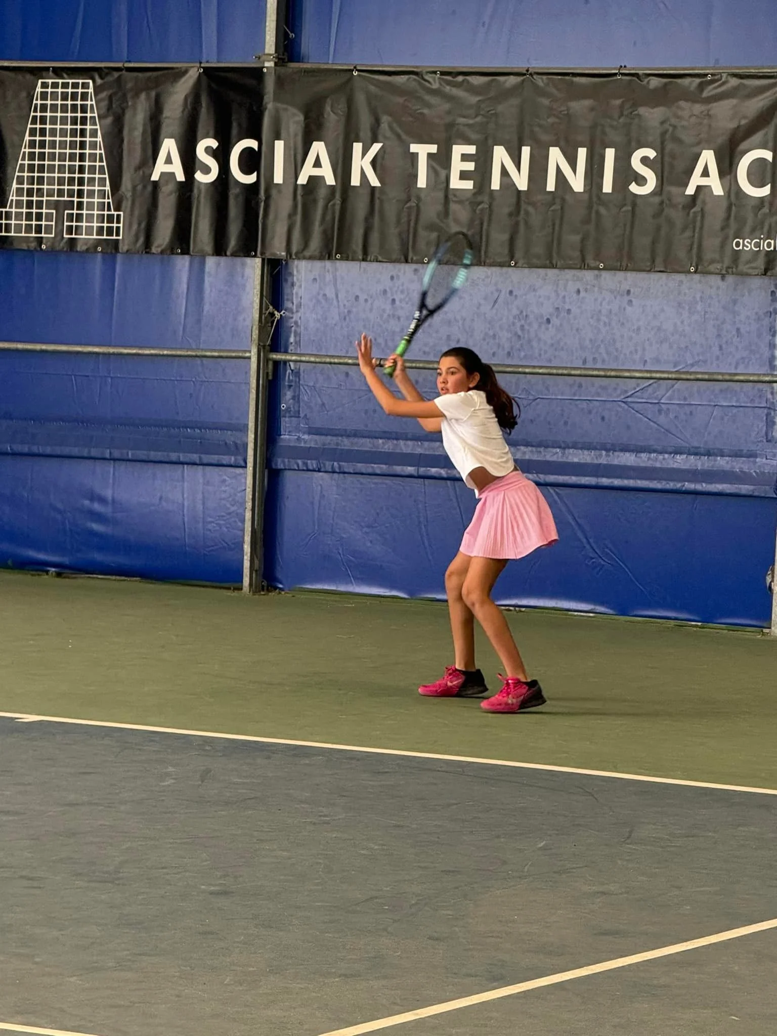 Tennis kid on court