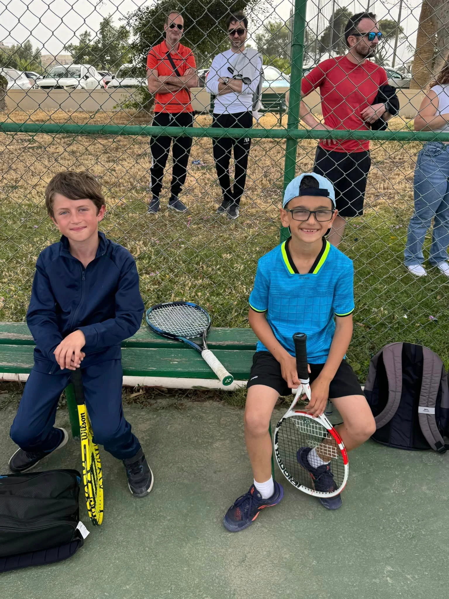 Tennis kids on court