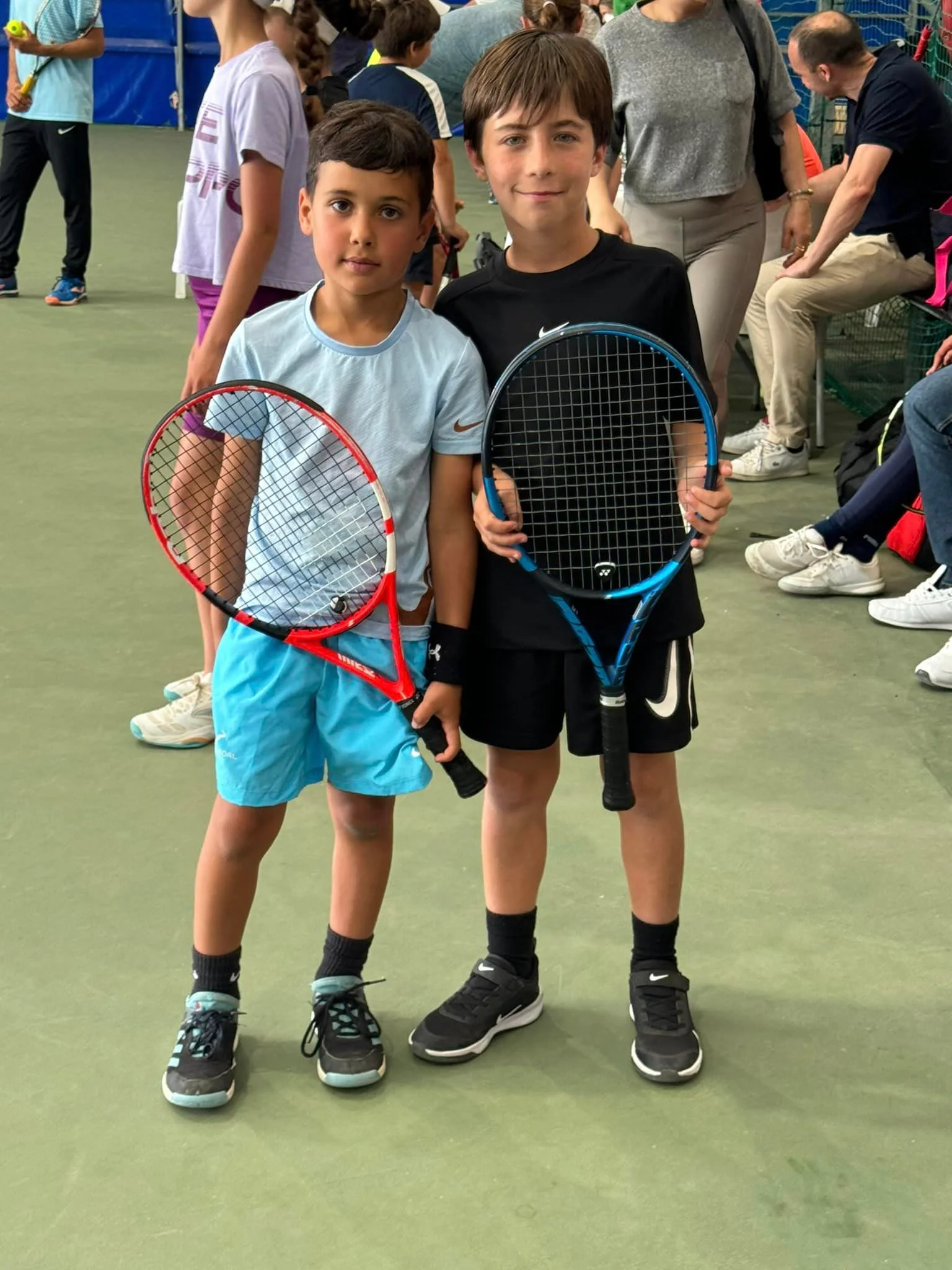 Tennis kids on court