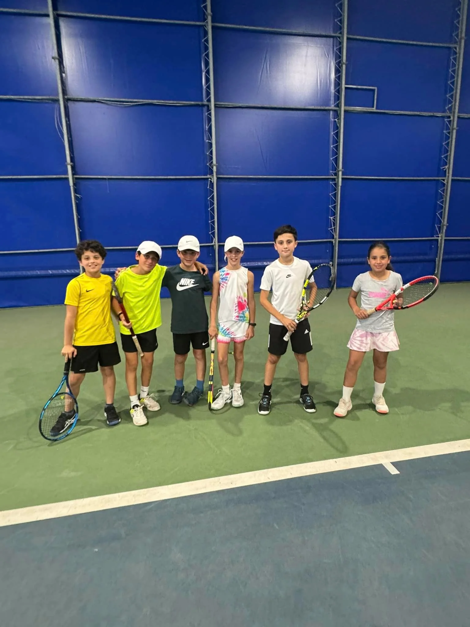 Tennis kids on court