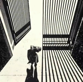 Film review of "Sin City" (English: Sin City), it is a crime film from the United States in 2005. The film is divided into 4 stories of different lengths, telling various stories of this sinful city.